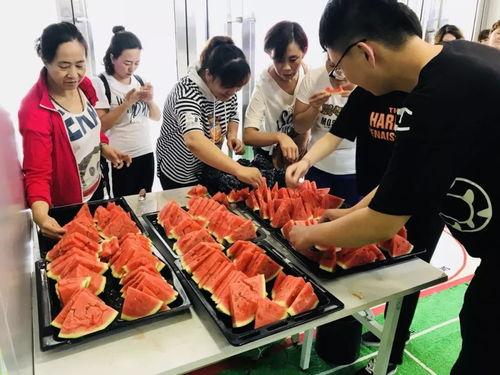 吃瓜群众商贸中心,繁华市井中的休闲购物天堂