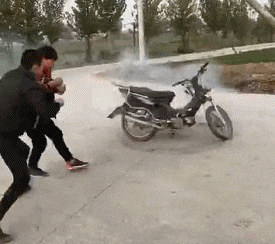 我们年轻吃瓜群众是什么,年轻吃瓜群众的趣味生活与时代变迁