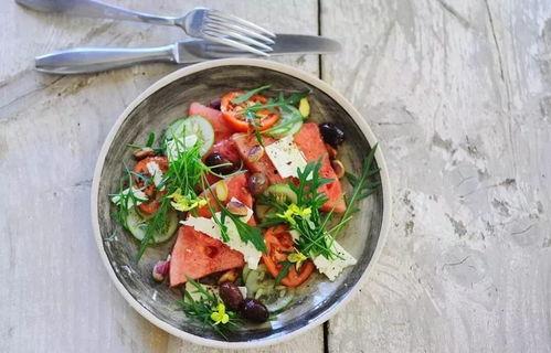 八大碗吃瓜群众是谁,网络热词背后的故事