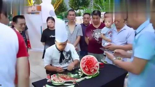 围观吃瓜群众图片,现场直击社会百态